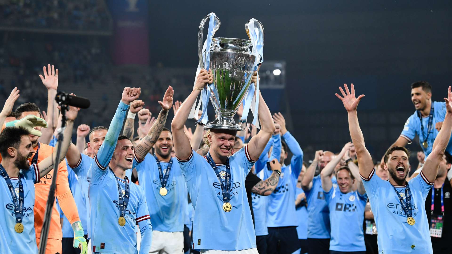 而杜兰特则 而杜兰特则