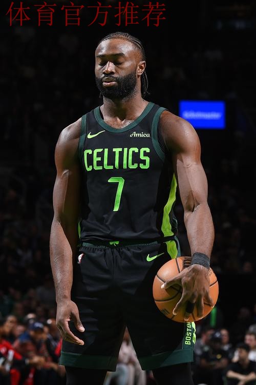 硬刚杰伦-布朗！斯图尔特全场6中3得到7分7篮板1封盖